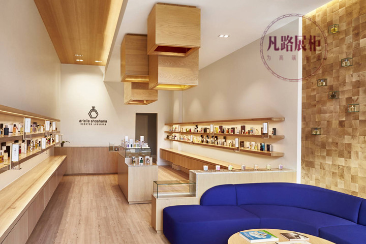 怎么判斷化妝品展柜柜臺的質量?