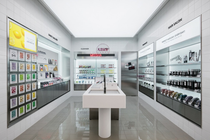 化妝品展示柜怎么才能保持表面涂料長久不變色？