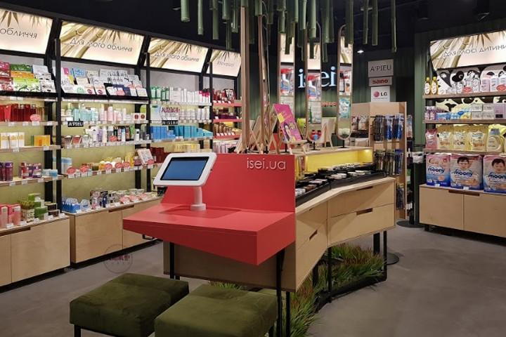 化妝品展柜廠：化妝品店裝修如何逆襲？
