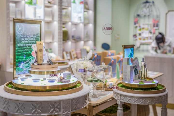 化妝品展示柜設計對其品牌的影響有多大