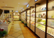 展柜，是化妝品店吸引顧客的第一道風景！