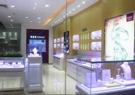 如何讓玻璃展柜有更好的產品展示效果呢？