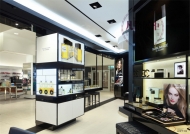彩妝店鋪要怎么設計化妝品展柜？