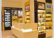 化妝品展柜廠細說為什么要使用展柜？