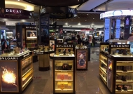 如何巧妙的利用化妝品展柜來提高化妝品銷量？