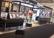 給店鋪設計一個獨特的化妝品展柜，吸晴無數！