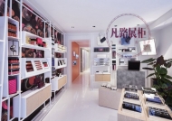 一家生意好的化妝品店，它們是怎么裝修設計的？