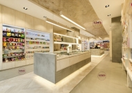 化妝品店常用的化妝品展示柜有哪些？它們具有哪些優勢？