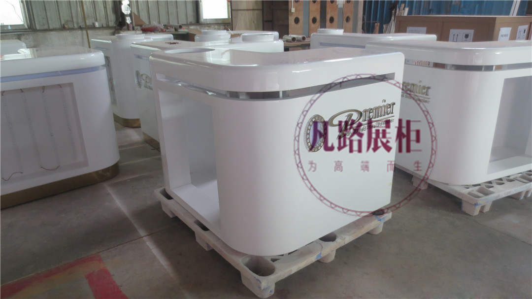 化妝品轉(zhuǎn)角柜實際效果