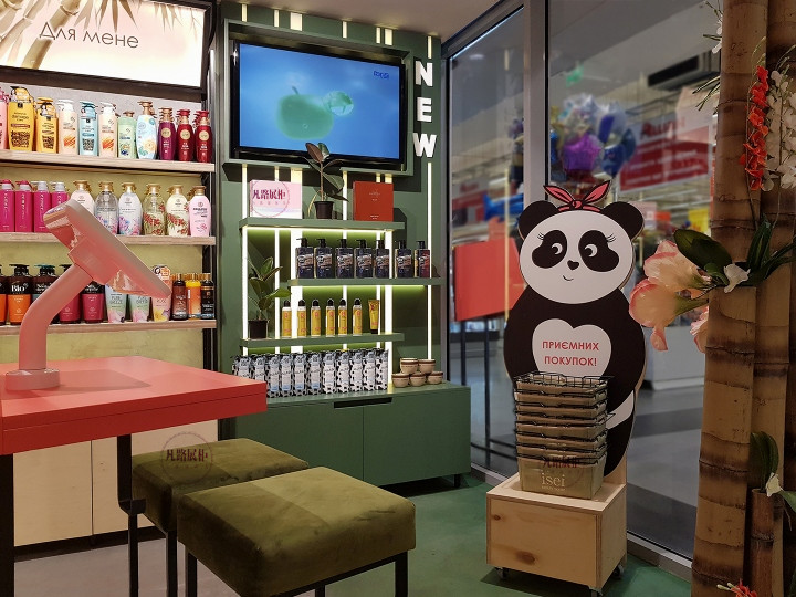 化妝品展柜多少錢
