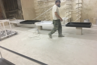 凡路展柜廠珠寶展柜噴漆實(shí)拍