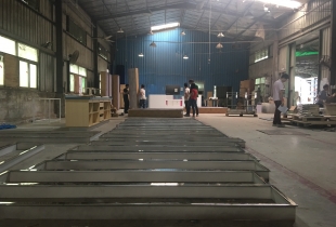 凡路展柜廠生產車間實景圖