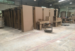 凡路展柜廠化妝品展示柜實(shí)拍圖