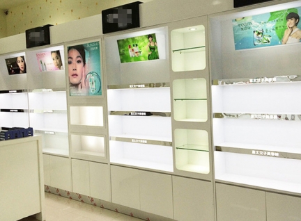 2017凡路訂制新款化妝品店展柜陳列設計效果圖