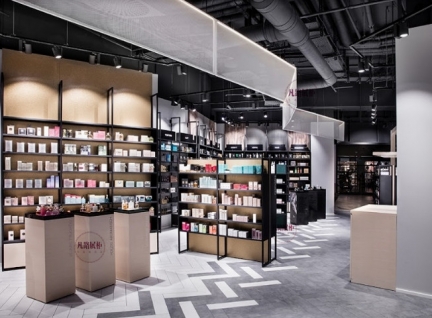 大型商場化妝品護膚品展柜效果圖