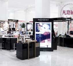 高端彩妝烤漆化妝品展示柜，現(xiàn)場展示效果