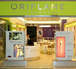 化妝品彩妝體驗店效果圖