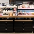 簡(jiǎn)約化妝品店展柜效果圖